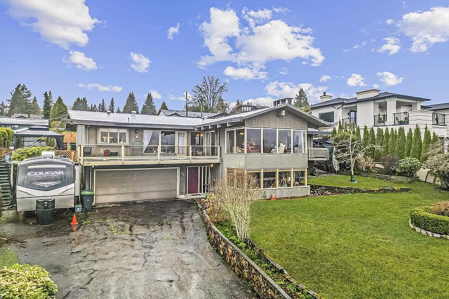 645 Baycrest Drive North Vancouver, BC - 32