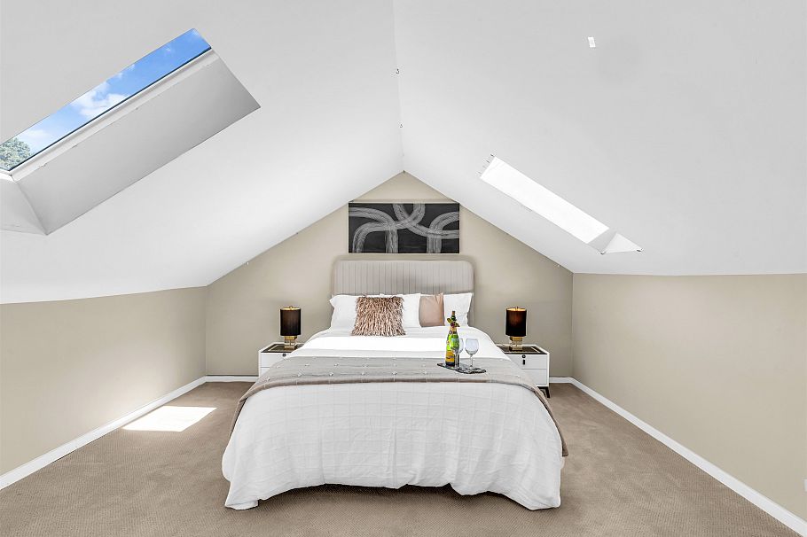 138 W Kings Road North Vancouver, BC - 17