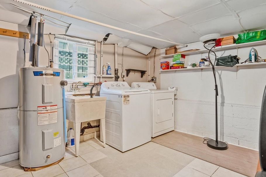 7963 Montcalm Street Vancouver, BC - 21