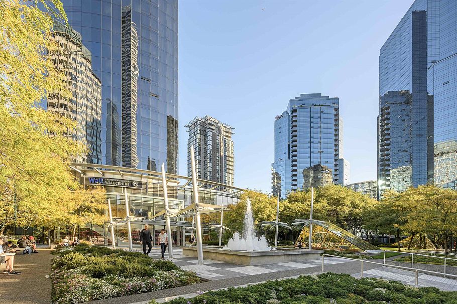 2005 1050 Burrard Street Vancouver, BC - 1