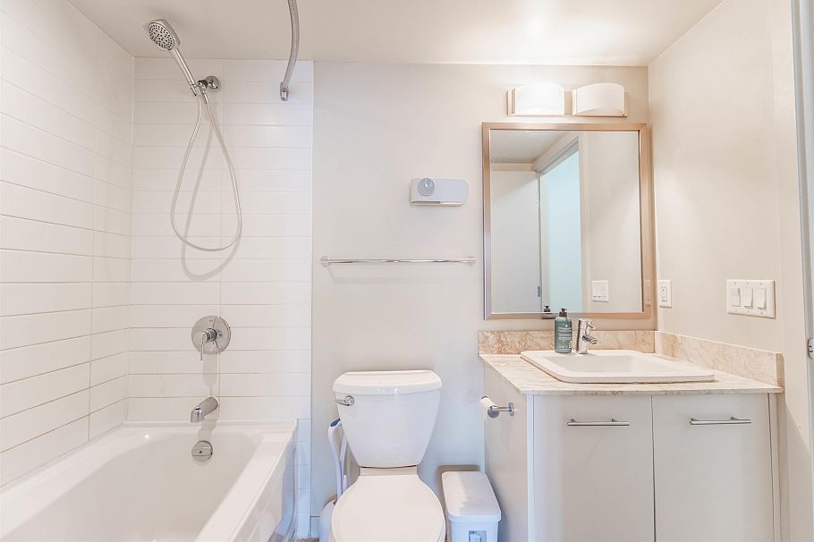 1202 3111 Corvette Way Richmond, BC - 16