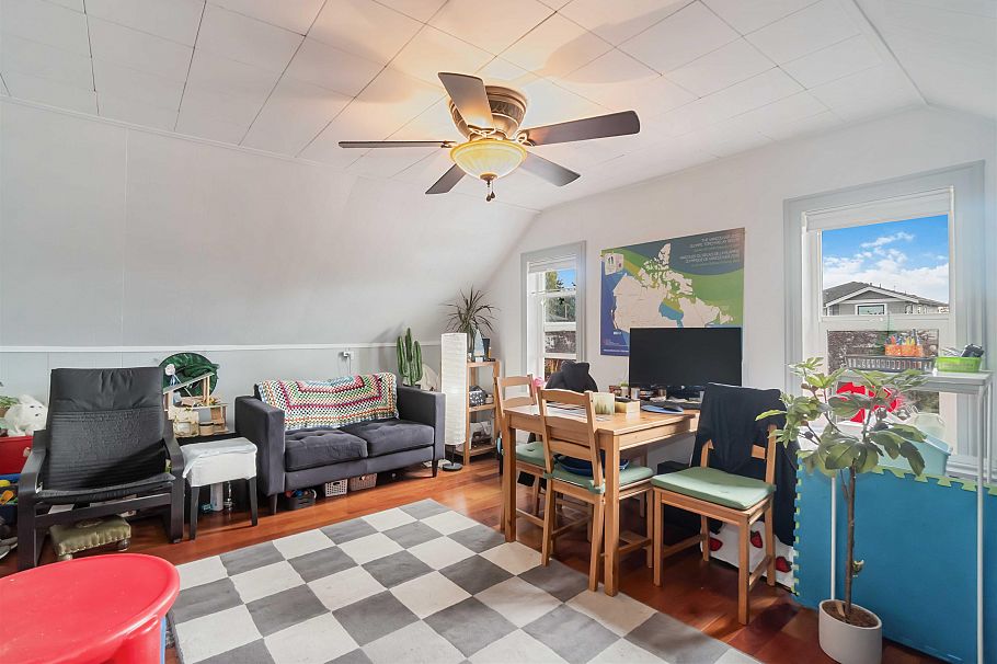 2235 East 52nd Avenue Vancouver, BC - 20