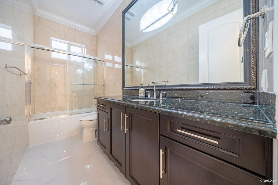 6830 Vivian Street Vancouver, BC - 6