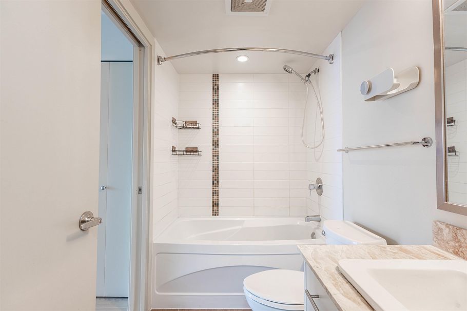 1202 3111 Corvette Way Richmond, BC - 17