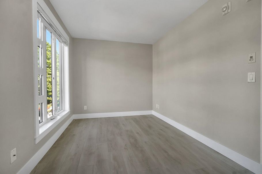 309 857 W 15th Street North Vancouver, BC - 17