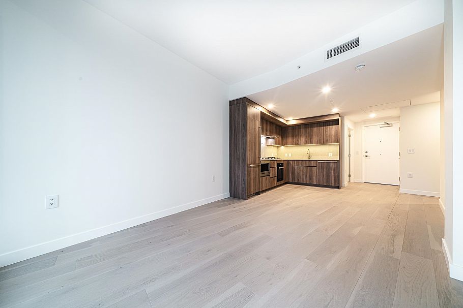 213 5212 Cambie Street Vancouver, BC - 2