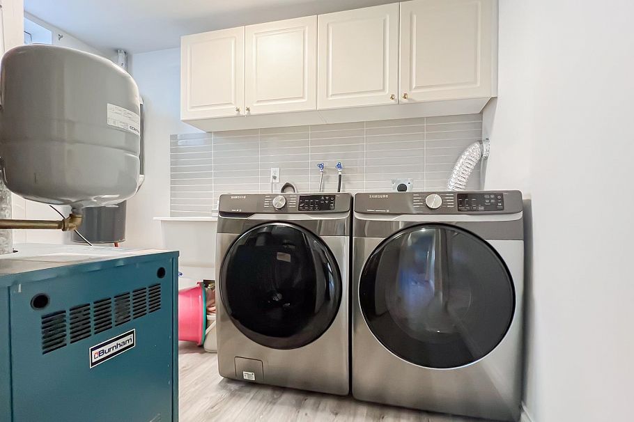 2083 E 53rd Avenue Vancouver, BC - 23