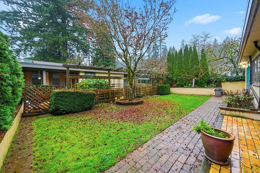 Garden Suite 2233 ALDEN LANE, North Vancouver BC V7P 2J7 North Vancouver, BC - 16