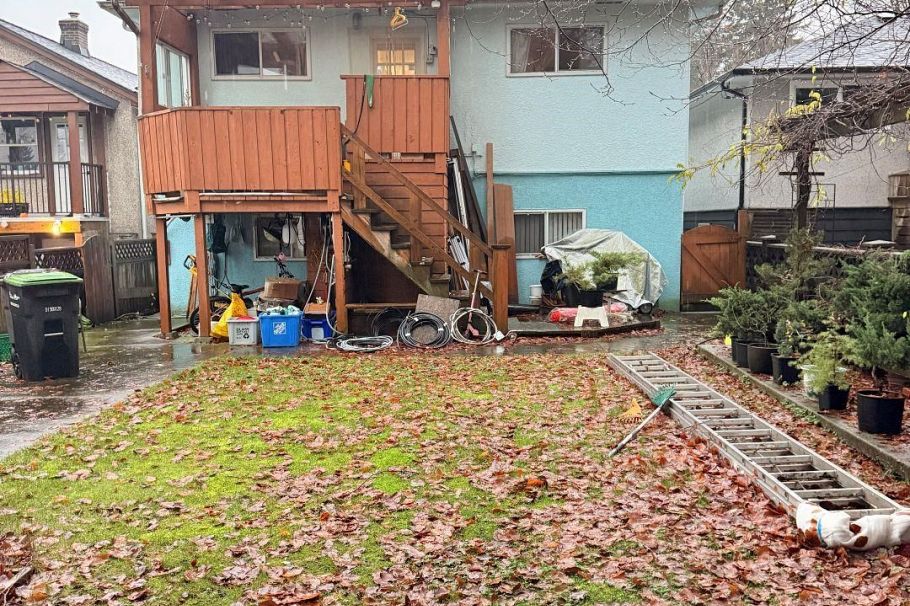 1335 E 29th Avenue Vancouver, BC - 2