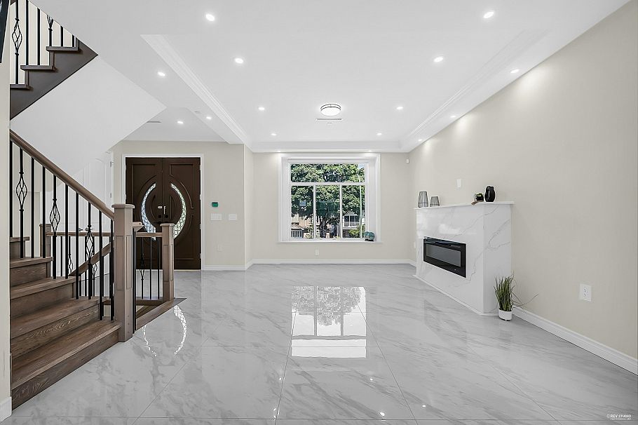 2936 E 2nd Avenue Vancouver, BC - 4