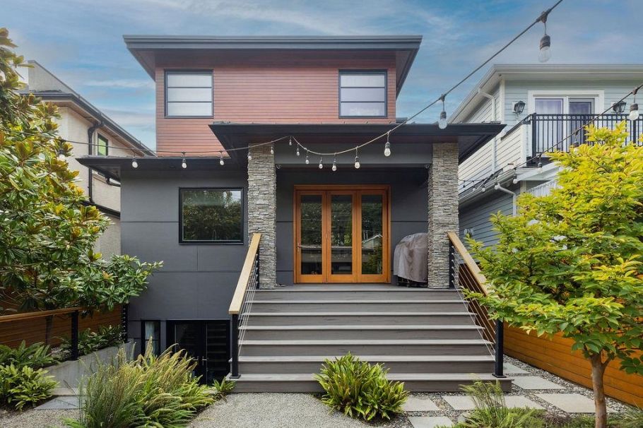 3963 W 20th Avenue Vancouver, BC - 4