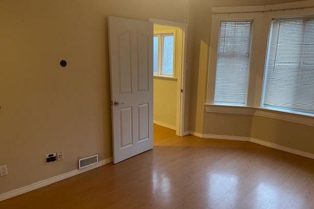 3034 Glen Drive Vancouver, BC - 14