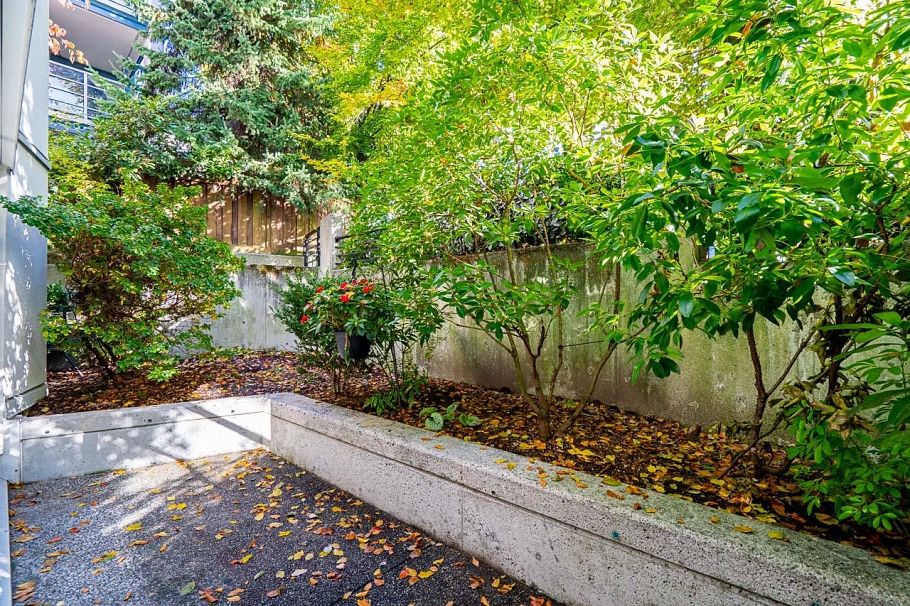 106 2575 W 4th Avenue Vancouver, BC - 23