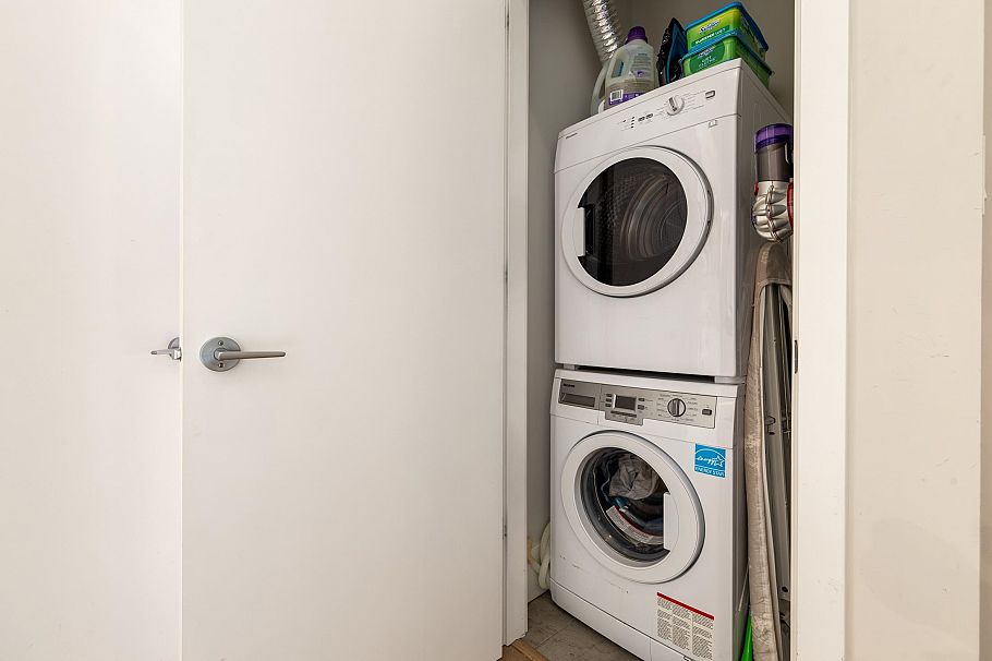 205 1591 Bowser Avenue North Vancouver, BC - 29