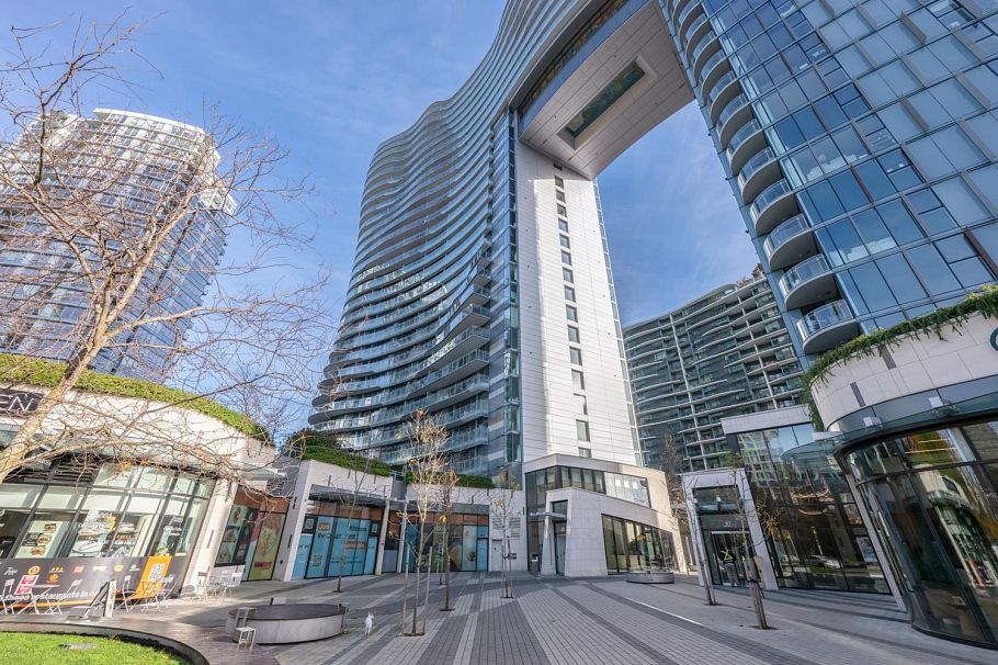 308 89 Nelson Street Vancouver, BC - 1