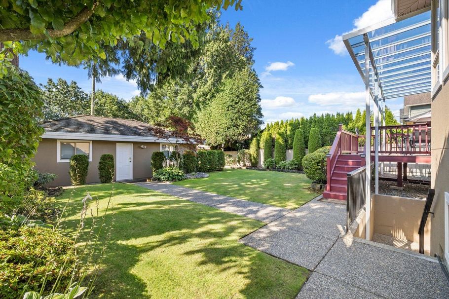 1556 W 62nd Avenue Vancouver, BC - 38