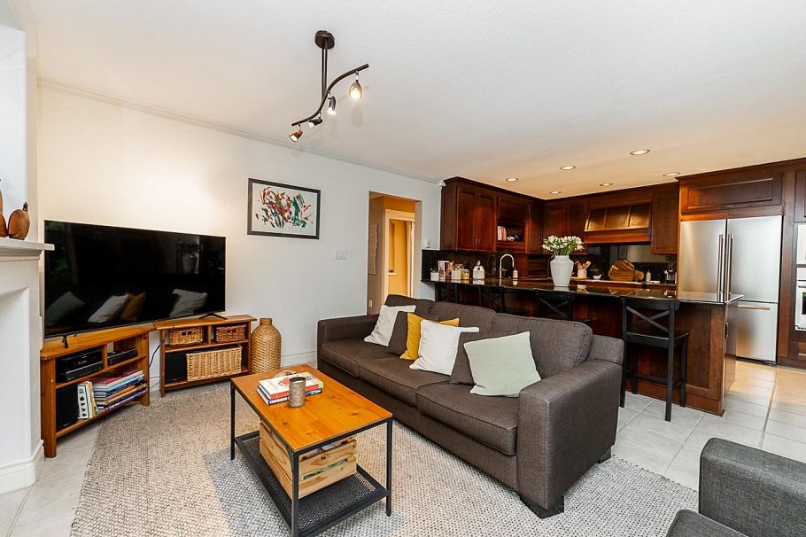 1174 Strathaven Drive North Vancouver, BC - 6