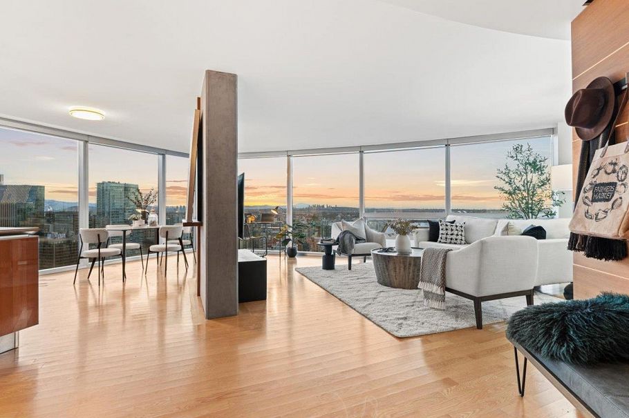 3204 938 Nelson Street Vancouver, BC - 1