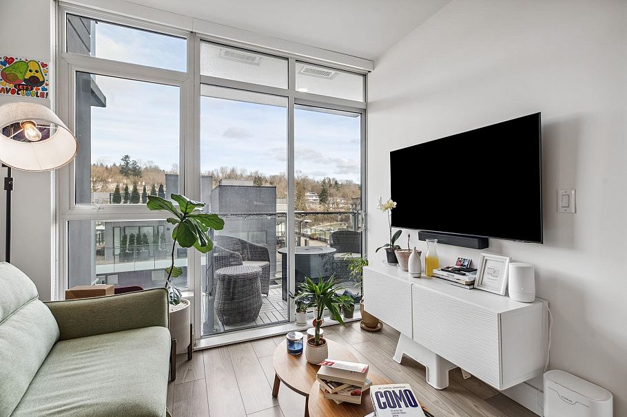 702 3581 E Kent Ave North Vancouver, BC - 3