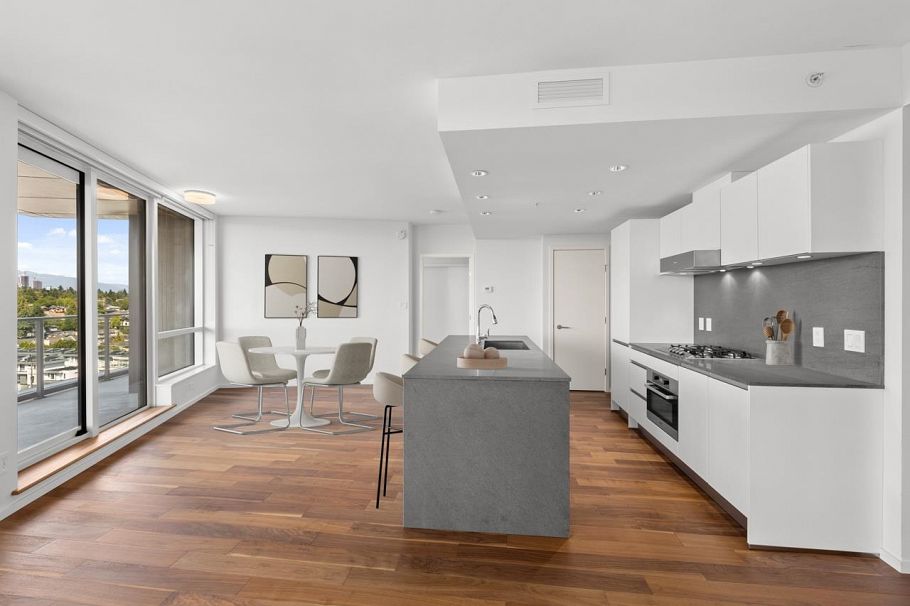 1505 8555 Granville Street Vancouver, BC - 8