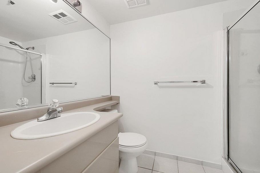 307 3061 E Kent Avenue North Vancouver, BC - 31