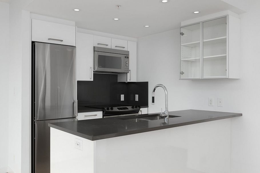 301 933 E HASTINGS STREET, Vancouver BC V6A 0G6 Vancouver, BC - 3