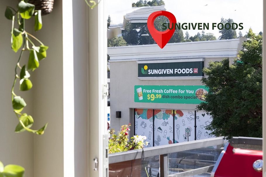 205 1591 Bowser Avenue North Vancouver, BC - 30