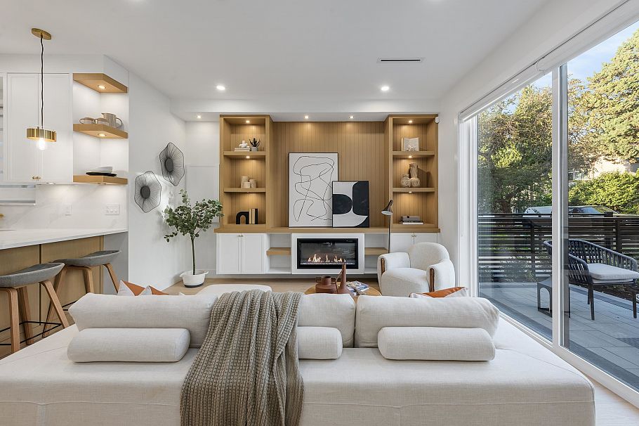 1 4855 Dumfries Street Vancouver, BC - 2