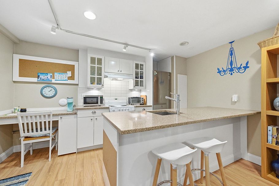 Garden Suite 2233 ALDEN LANE, North Vancouver BC V7P 2J7 North Vancouver, BC - 6