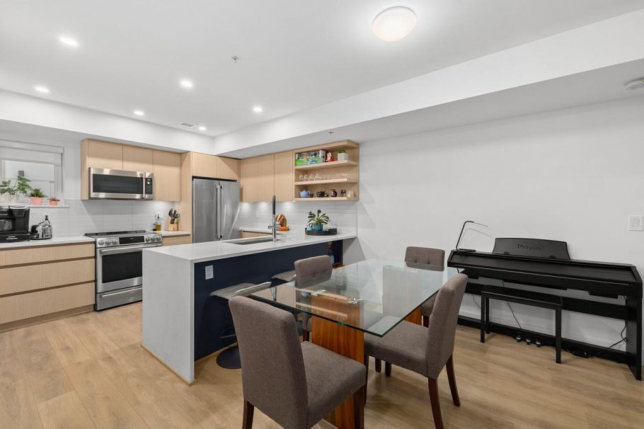 3 752 E 3rd Street North Vancouver, BC - 4