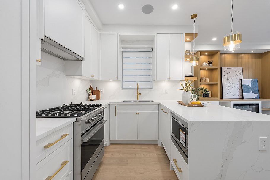 1 4855 Dumfries Street Vancouver, BC - 6