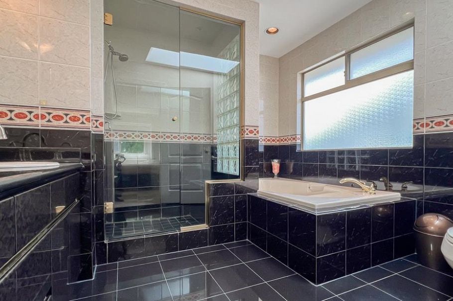 1556 W 62nd Avenue Vancouver, BC - 22