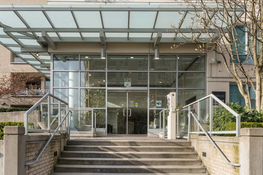 704 125 Milross Avenue Vancouver, BC - 3