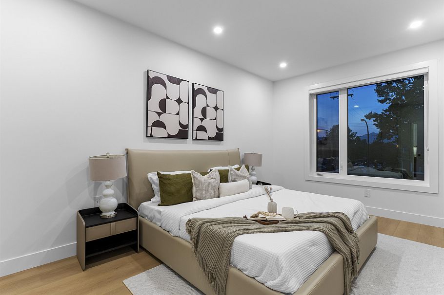 1 2386 E 45th Avenue Vancouver, BC - 11