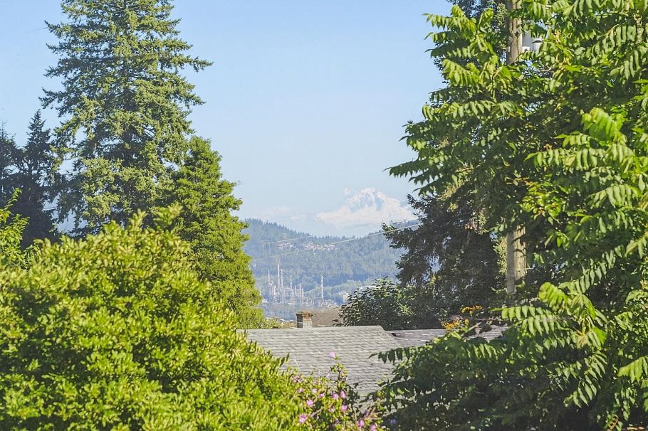 865 E 12th Street North Vancouver, BC - 23