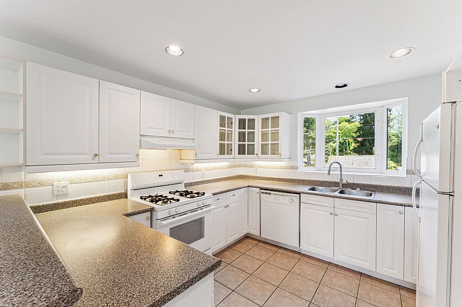 865 E 12th Street North Vancouver, BC - 7