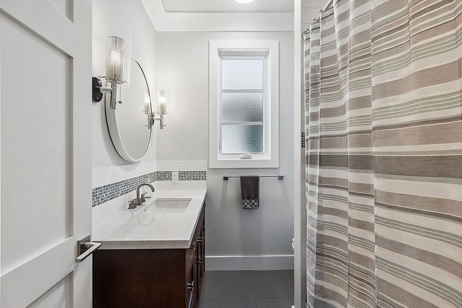 3963 W 20th Avenue Vancouver, BC - 33