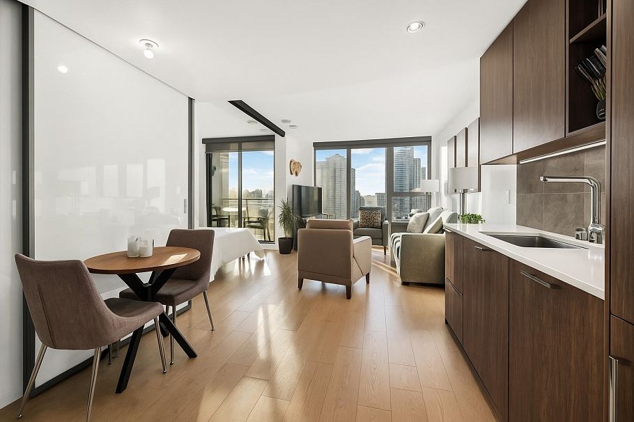 1387 87 Nelson Street Vancouver, BC - 4