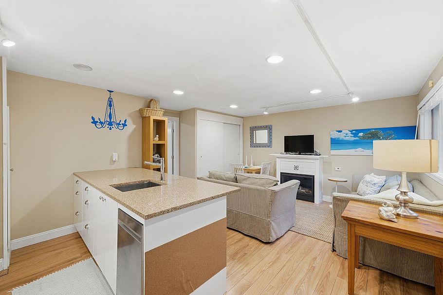 Garden Suite 2233 ALDEN LANE, North Vancouver BC V7P 2J7 North Vancouver, BC - 8