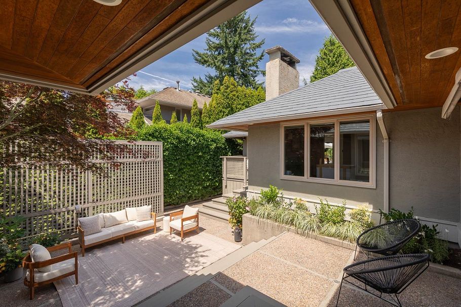 3179 W 49th Avenue Vancouver, BC - 40