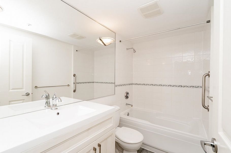 106 2575 W 4th Avenue Vancouver, BC - 21