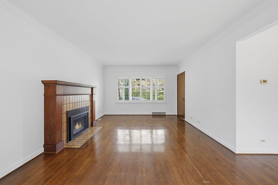 5761 Holland Street Vancouver, BC - 5