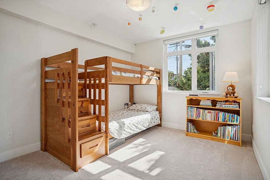 1683 Kitchener Street Vancouver, BC - 14