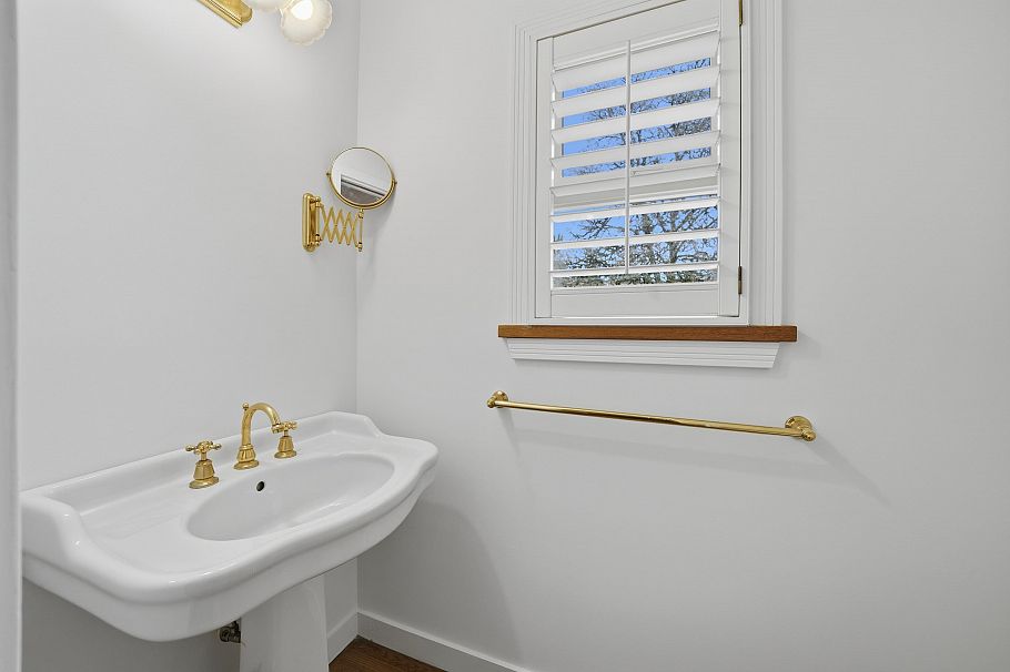 5761 Holland Street Vancouver, BC - 10