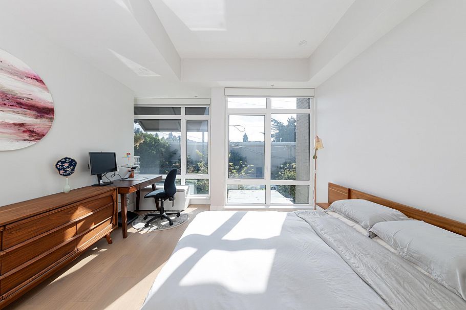 205 1591 Bowser Avenue North Vancouver, BC - 20