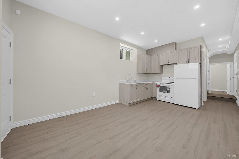 2936 E 2nd Avenue Vancouver, BC - 22