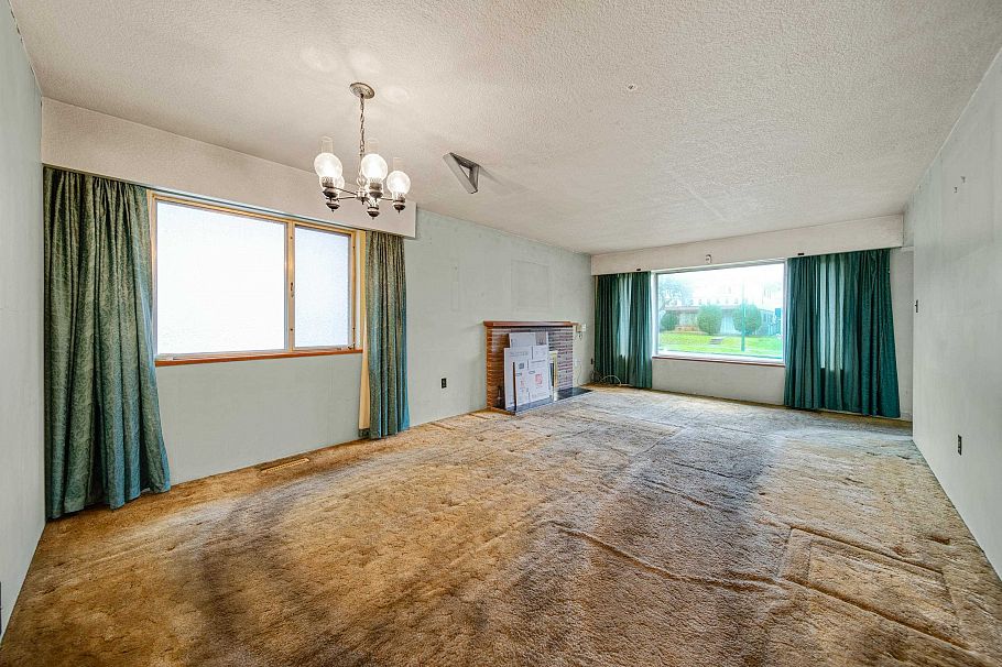 5284 Slocan Street Vancouver, BC - 11