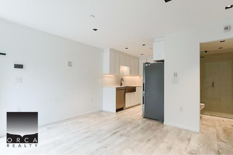 2912 TRINITY STREET, Vancouver BC V5K 1G2 Vancouver, BC - 12