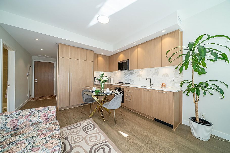 101 5608 Berton Avenue Vancouver, BC - 9