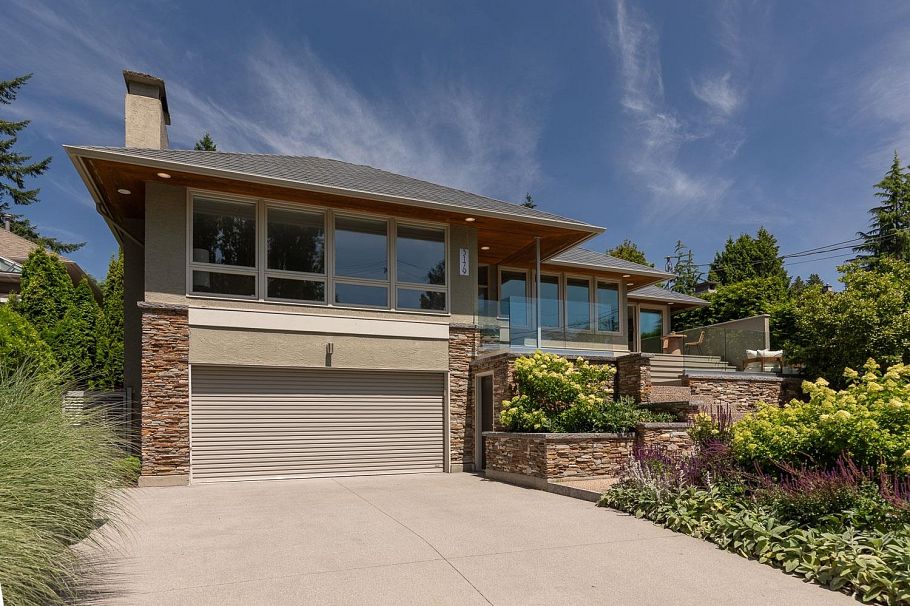 3179 W 49th Avenue Vancouver, BC - 1